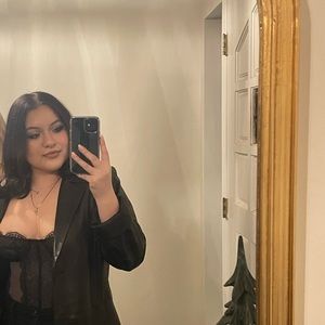 Meet your Posher, Veronica